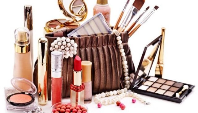 Tips-On-A-Fresh-Summer-Makeup-1-750x430
