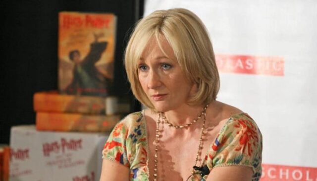 Lesser-Known-Facts-About-J.K.-Rowling-750x430